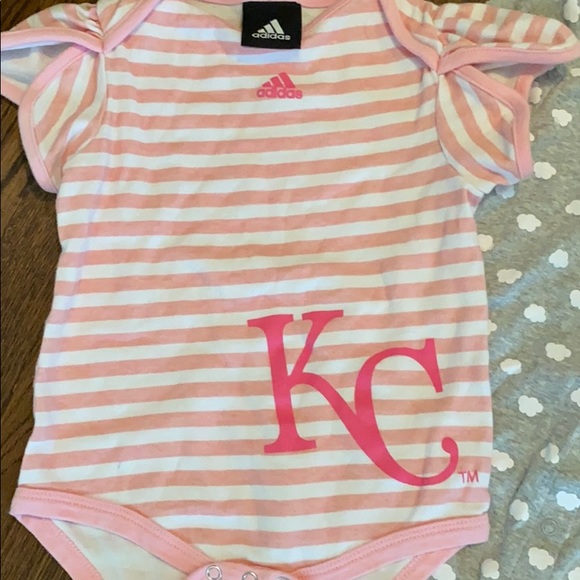 2 Toddler Outfits - Picture 3 of 5